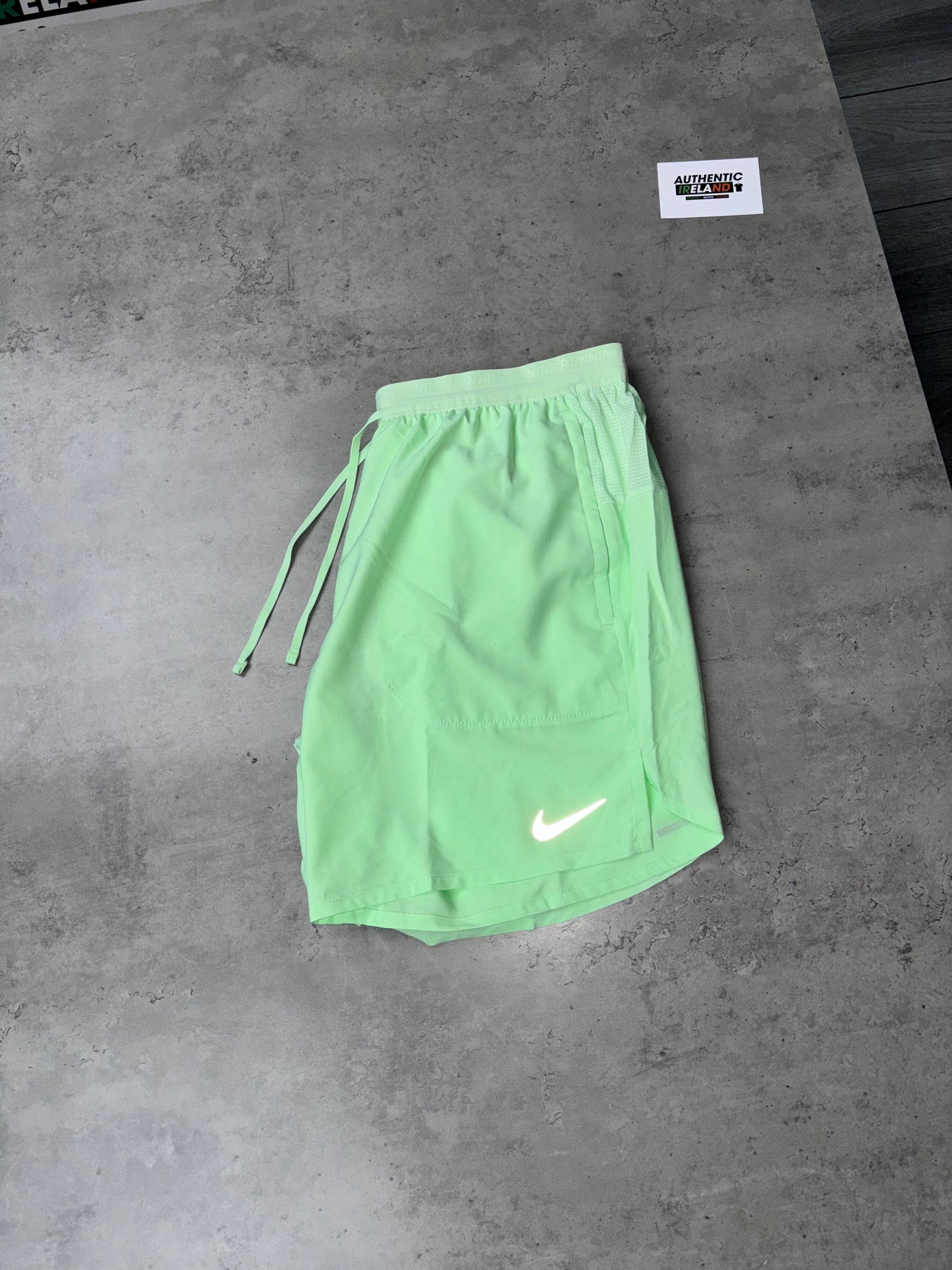 NIKE MILER 1.0 SET - VAPOUR GREEN