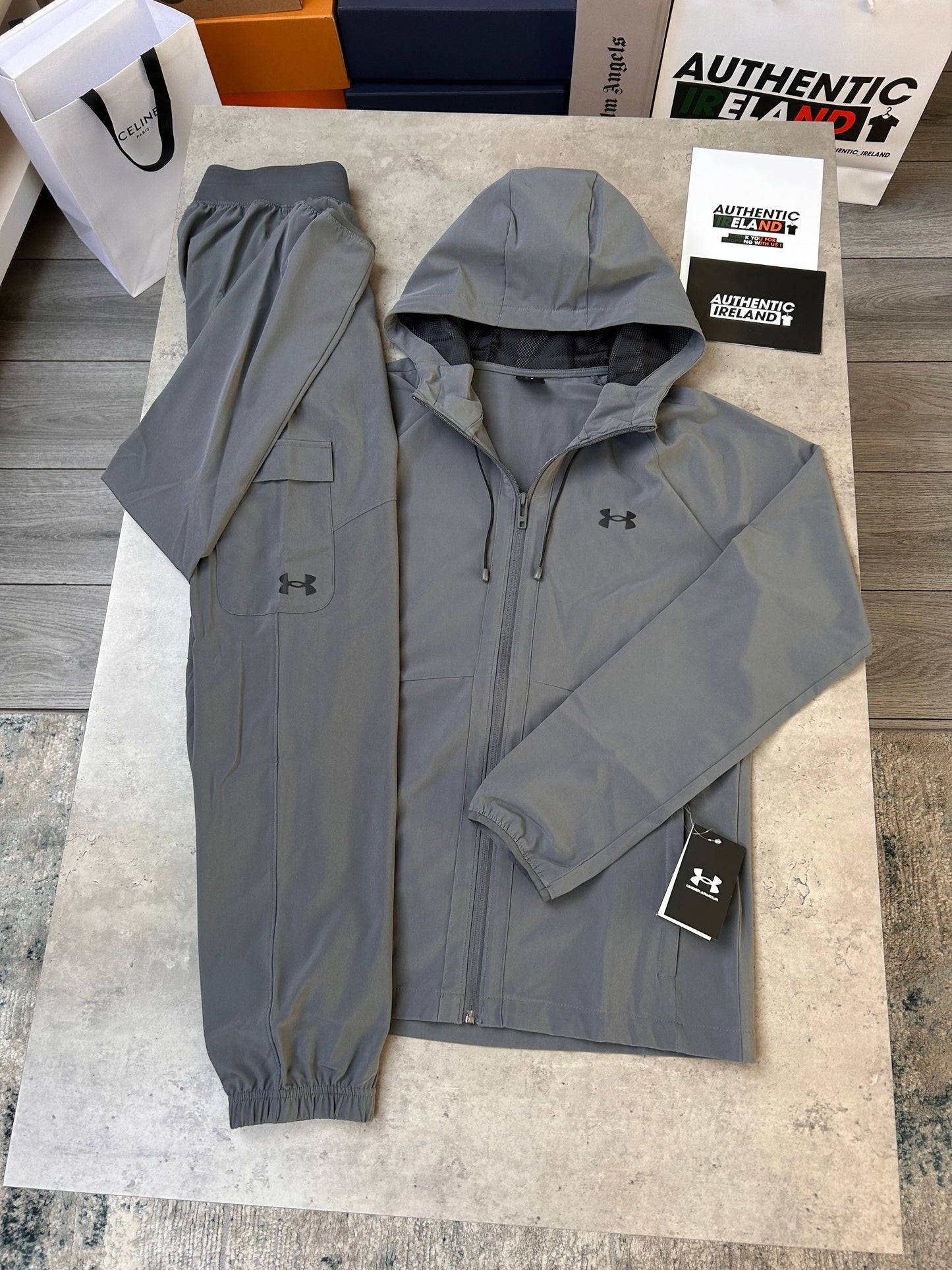 UNDER ARMOUR WOVEN CARGO TRACKSUIT - GREY