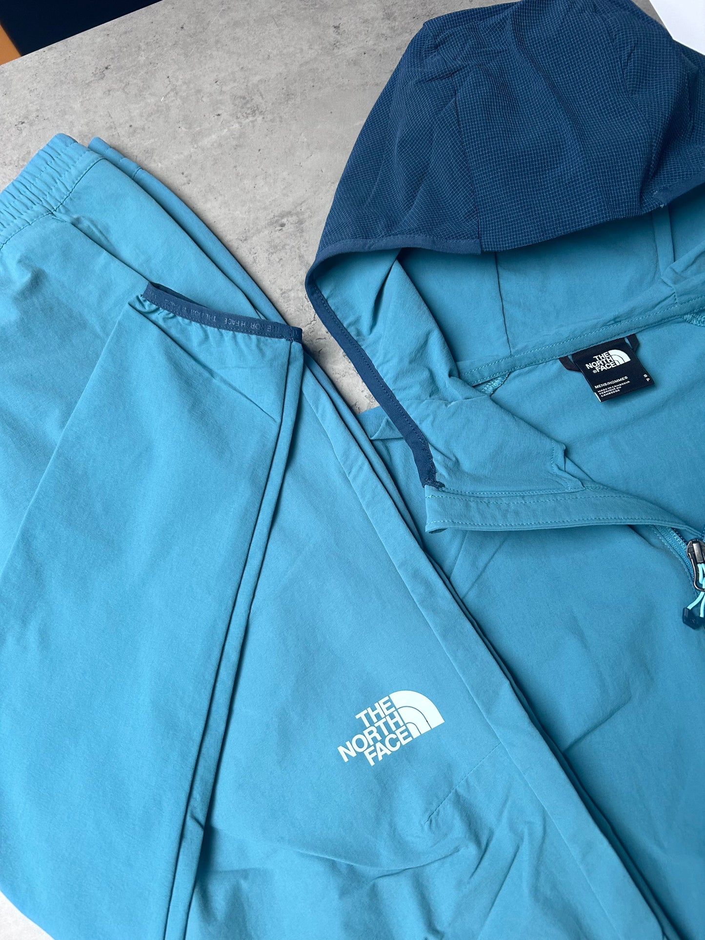 THE NORTH FACE WOVEN TRACKSUIT - NAVY/WATER BLUE