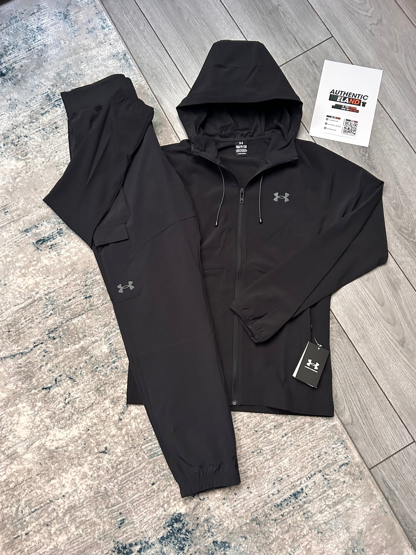 UNDER ARMOUR WOVEN CARGO TRACKSUIT - BLACK