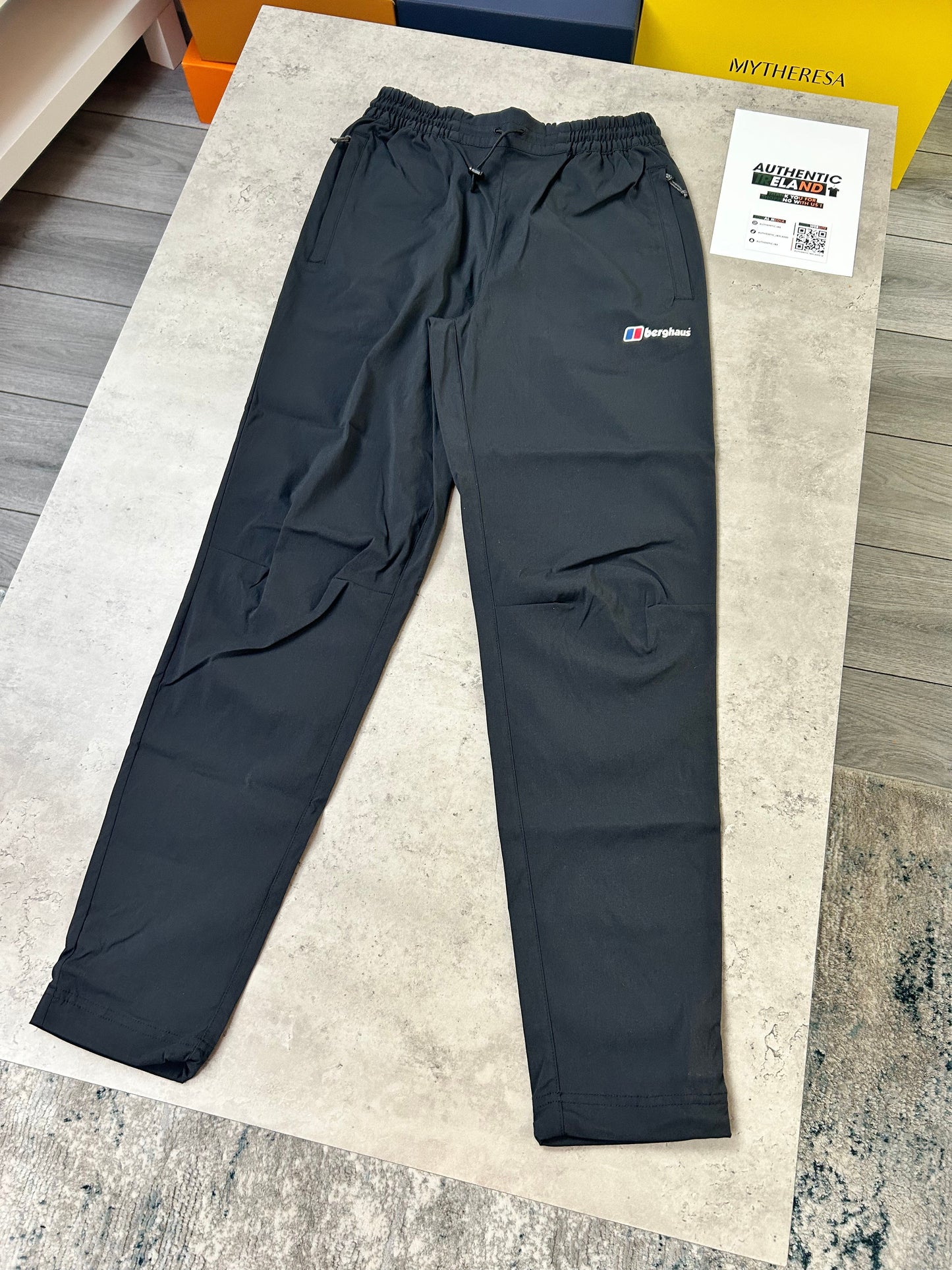 BERGHAUS HYBRID TRACKSUIT - BLACK