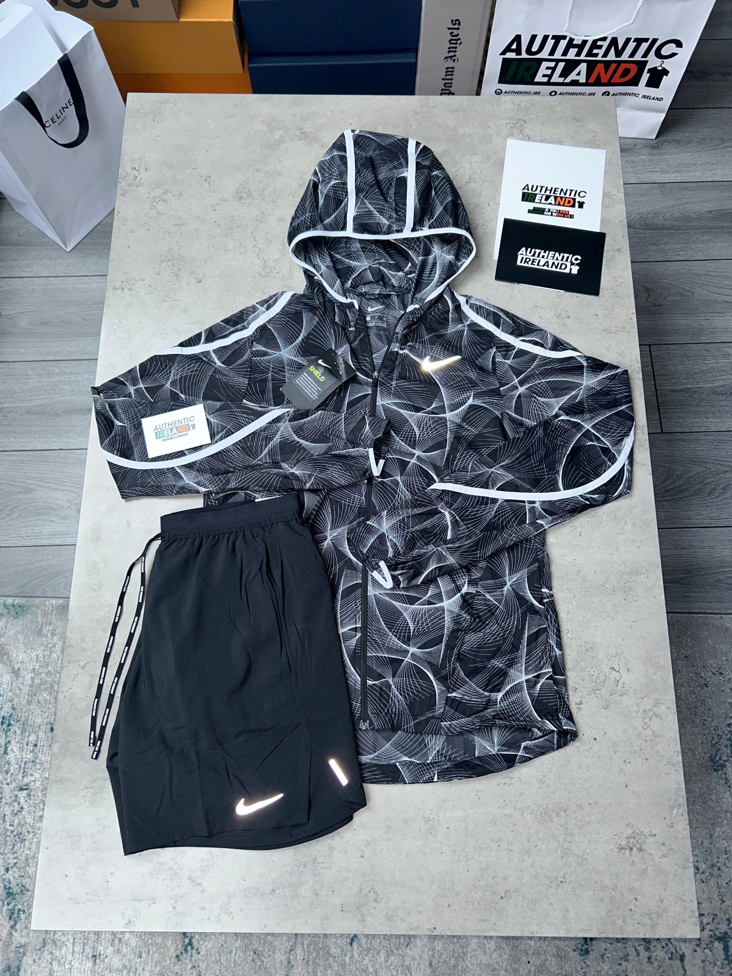 NIKE LIGHTNING WINDRUNNER SET - BLACK