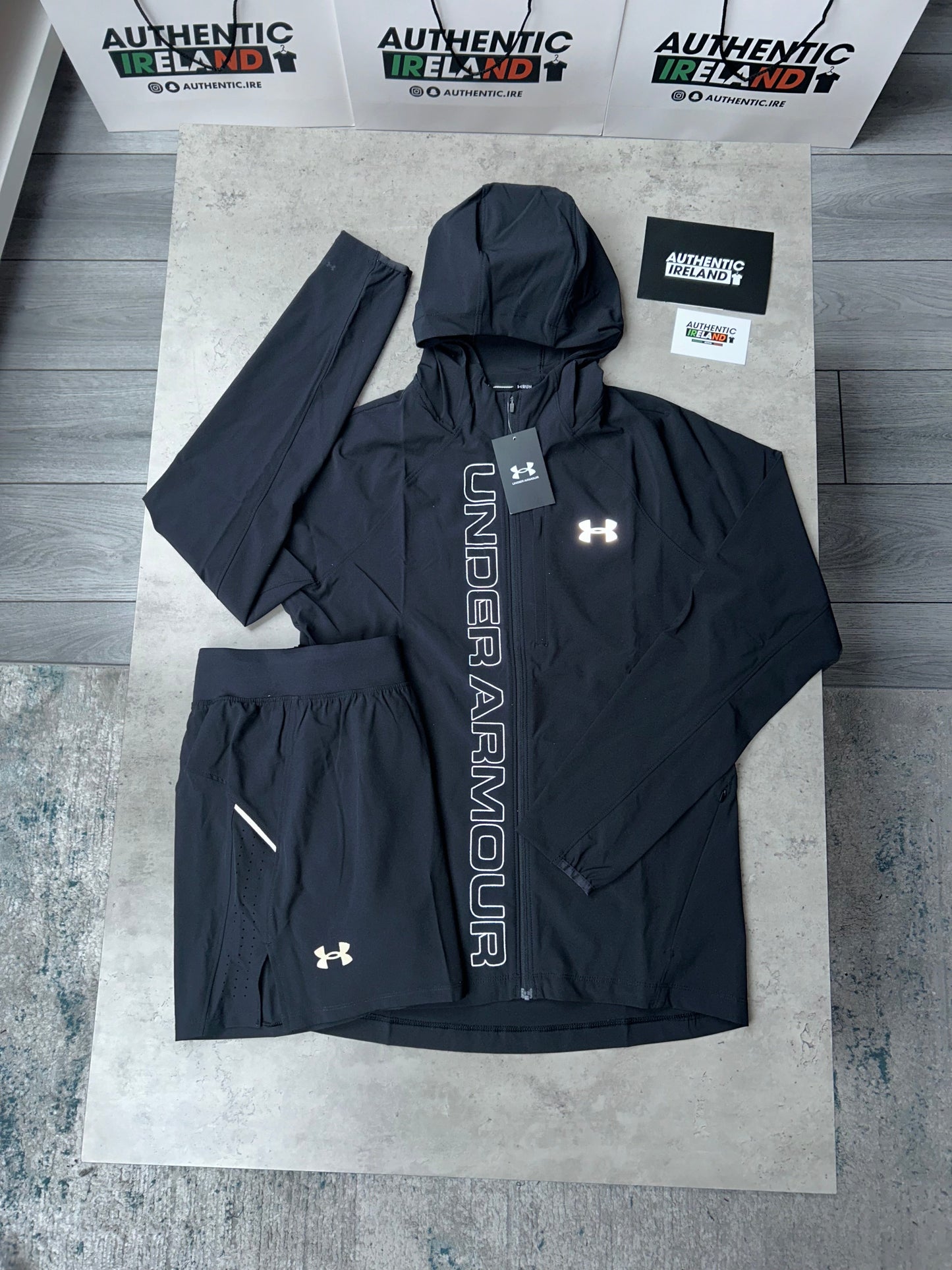 UNDER ARMOUR WINDRUNNER SET - BLACK