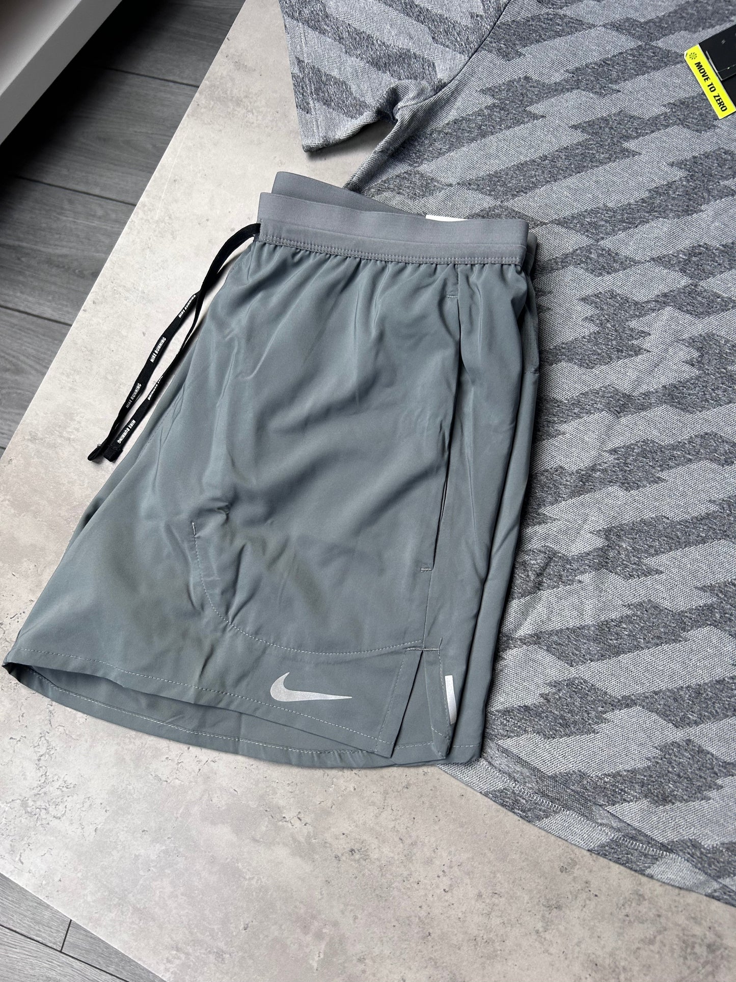 NIKE JACQUARD MILER SET - GREY