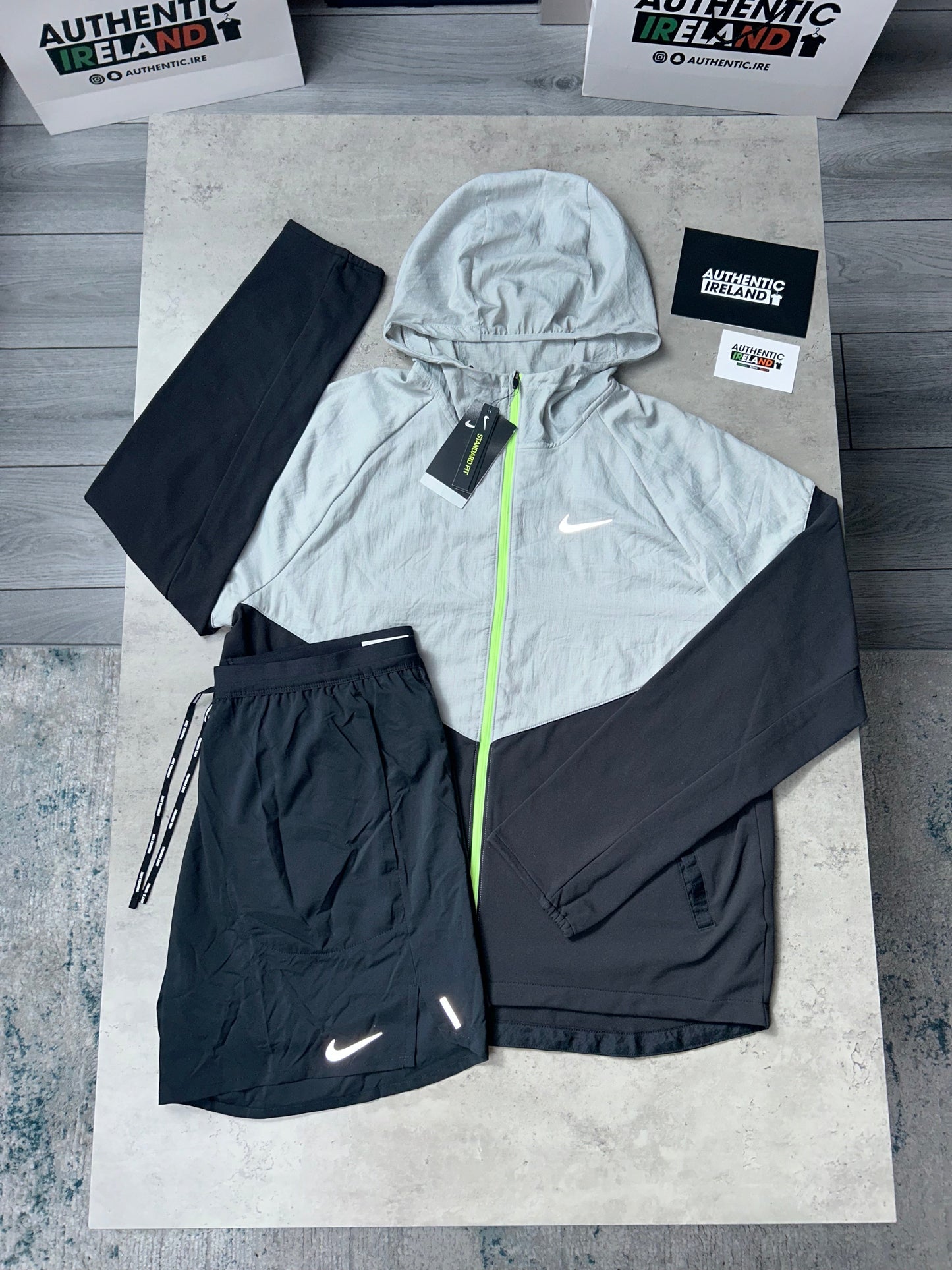 NIKE THERMA WINDRUNNER SET - BLACK/GREY/NEON