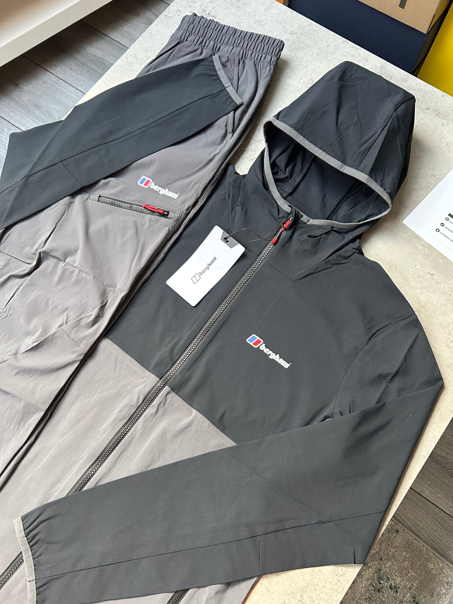 BERGHAUS THERAN TRACKSUIT - BLACK/SLATE