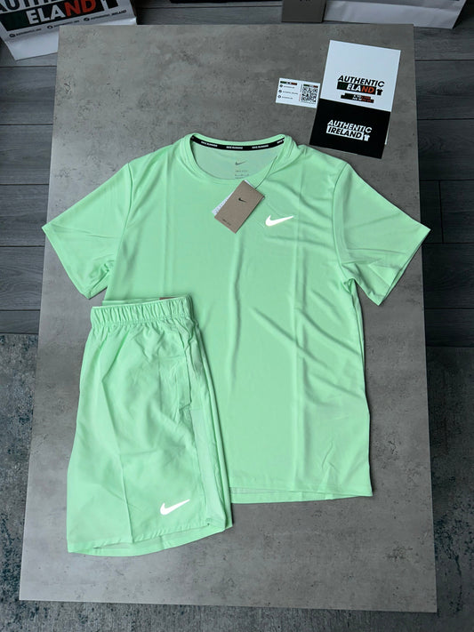 NIKE MILER 3.0 SET - VAPOUR GREEN