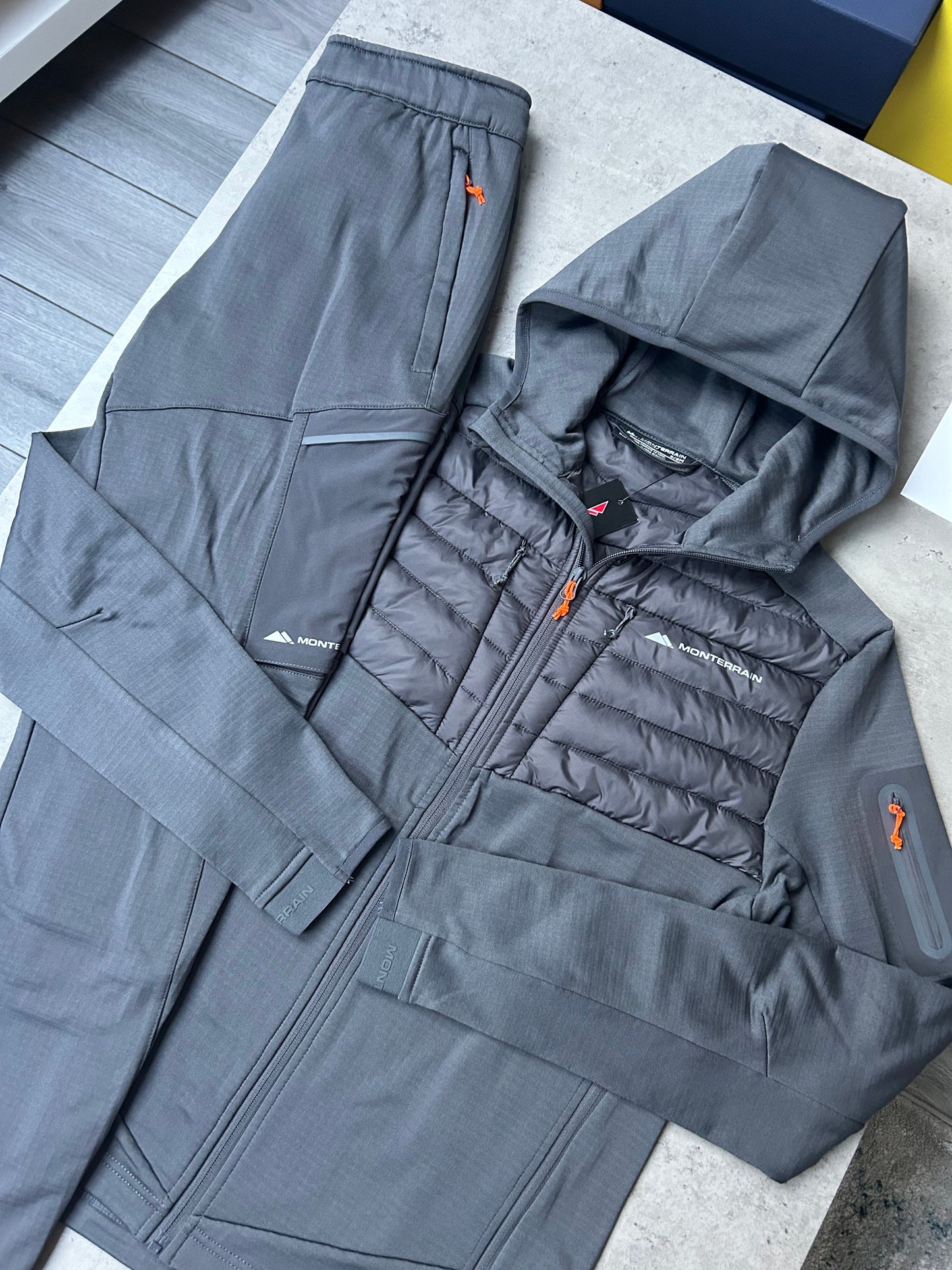 MONTERRAIN HYBRID TRACKSUIT - GREY/ORANGE