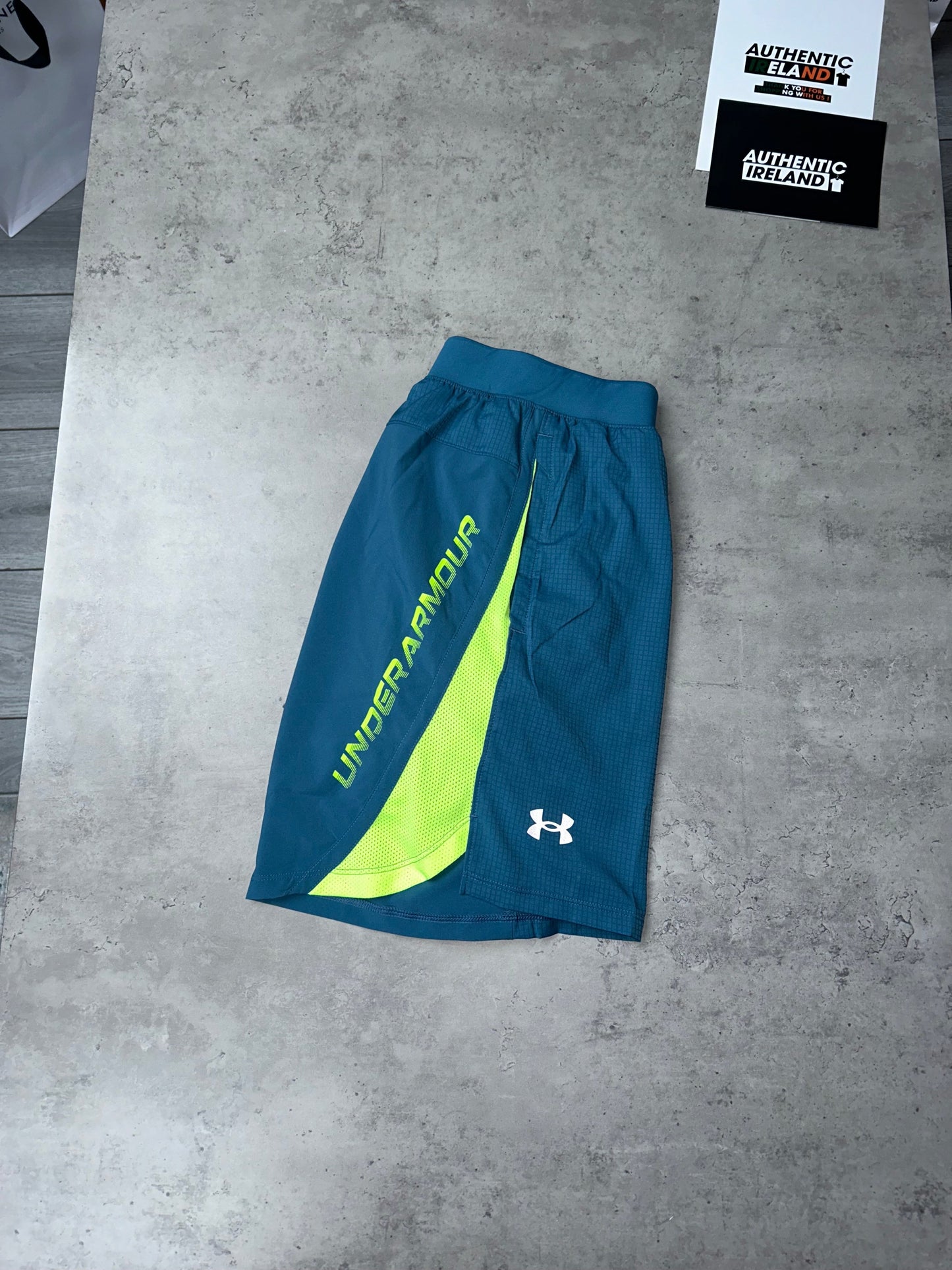 UNDER ARMOUR WINDRUNNER SET - TEAL/VOLT/WHITE