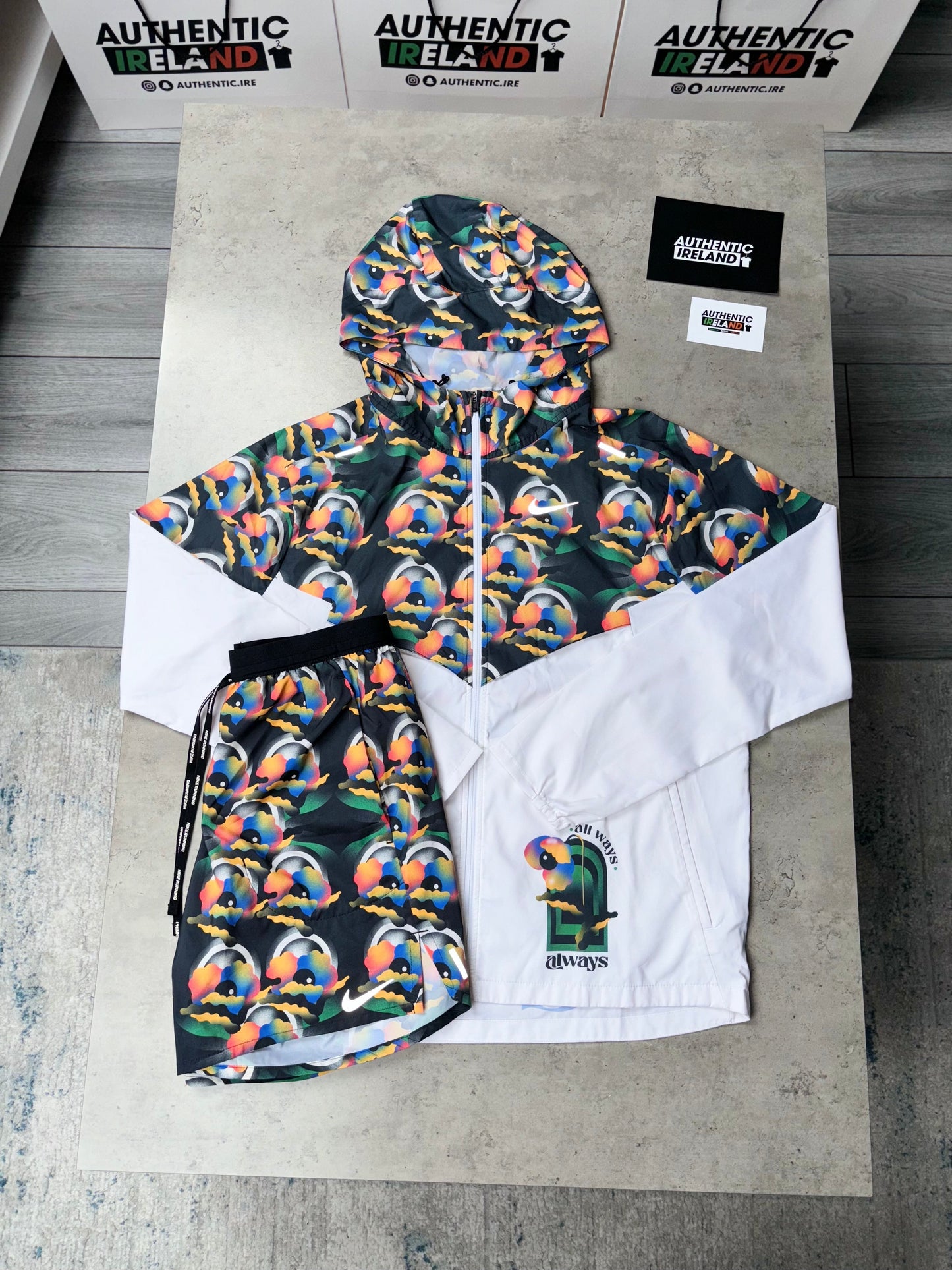 NIKE A.I.R MOSS REPEL WINDRUNNER SET - MULTI/WHITE