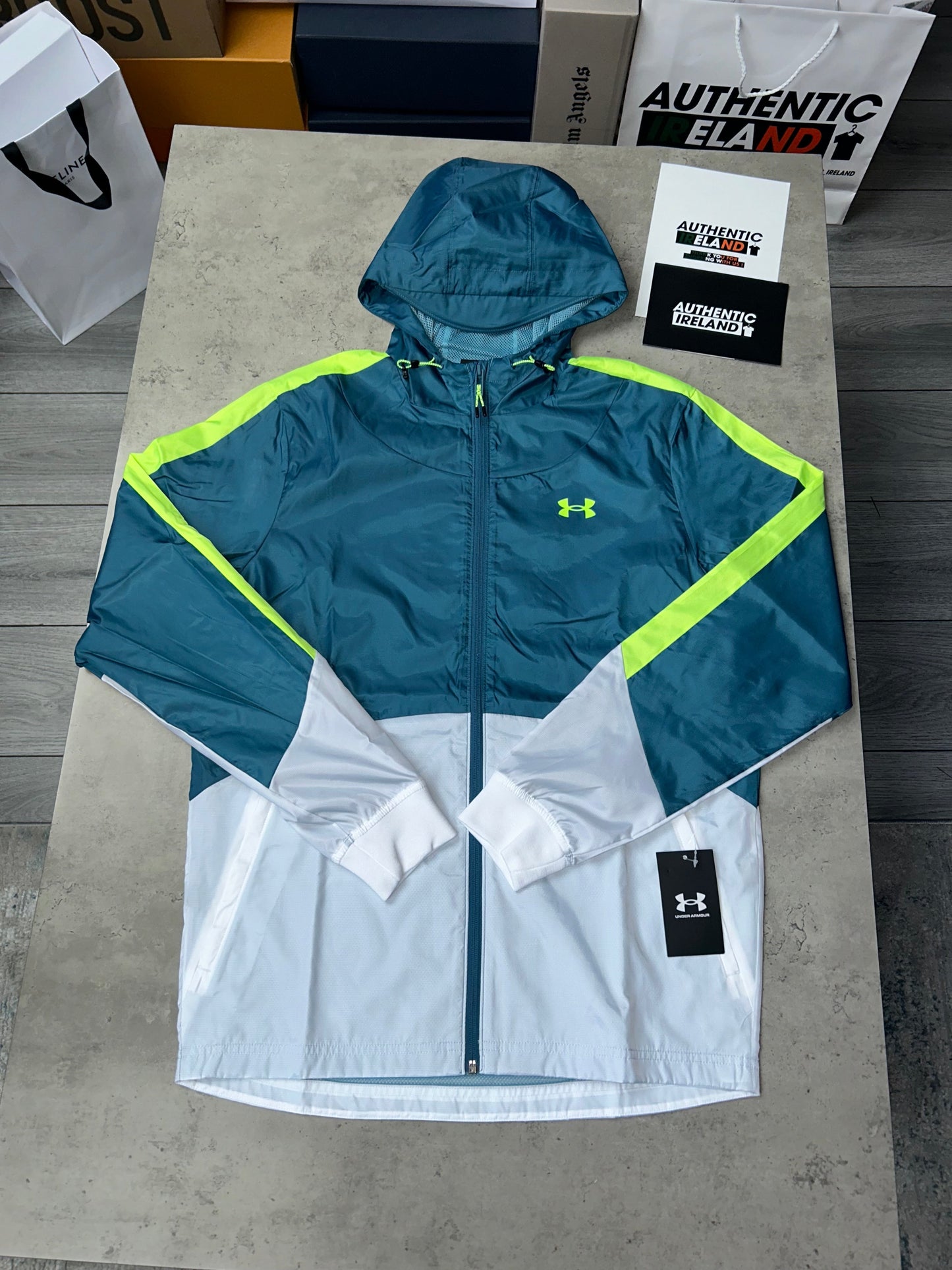 UNDER ARMOUR WINDRUNNER SET - TEAL/VOLT/WHITE