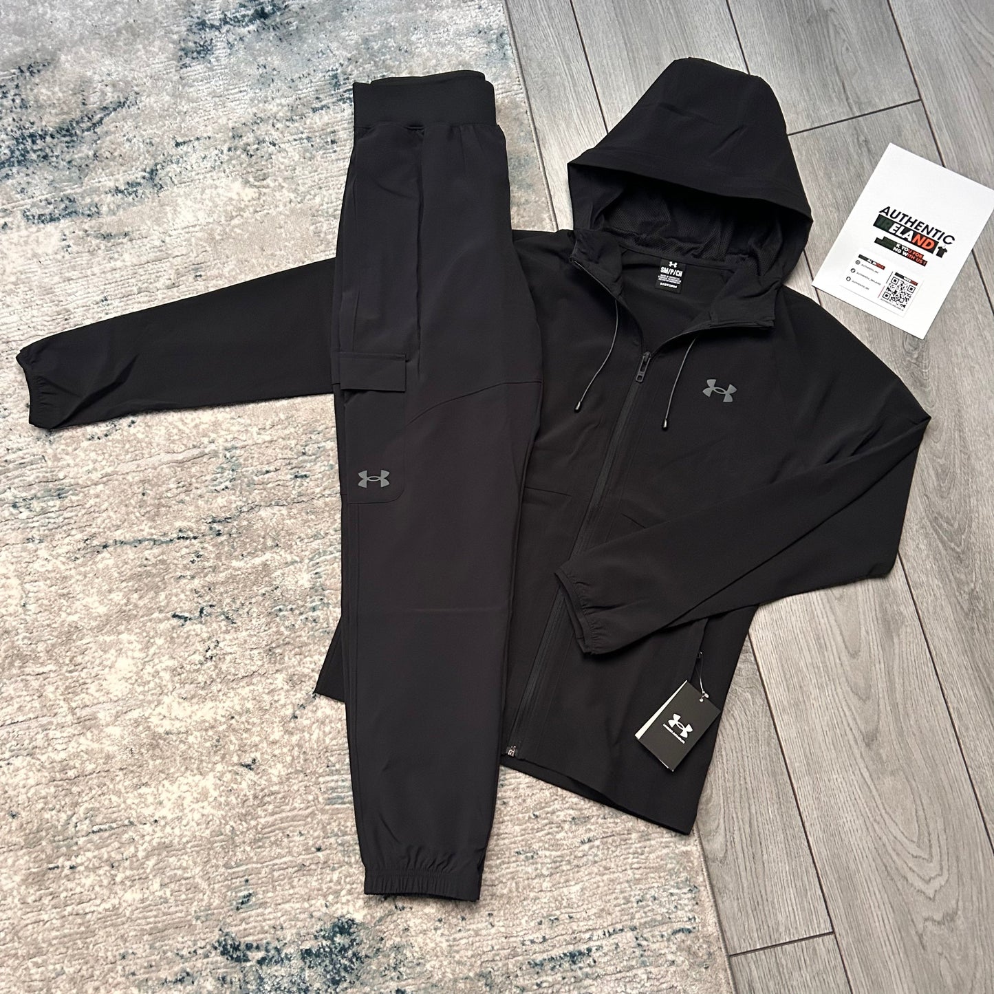 UNDER ARMOUR WOVEN CARGO TRACKSUIT - BLACK