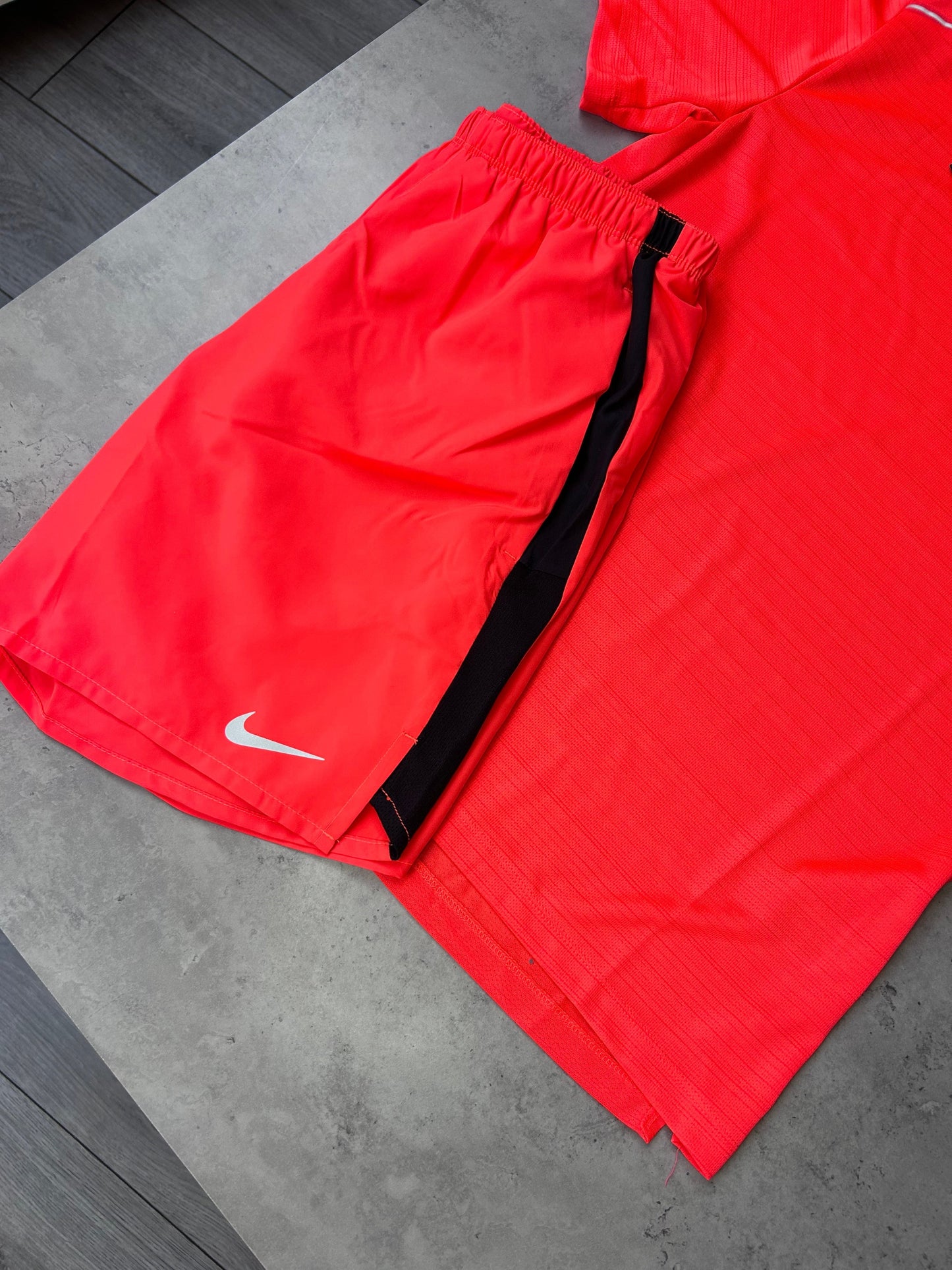 NIKE MILER 1.0 SET - CRIMSON RED