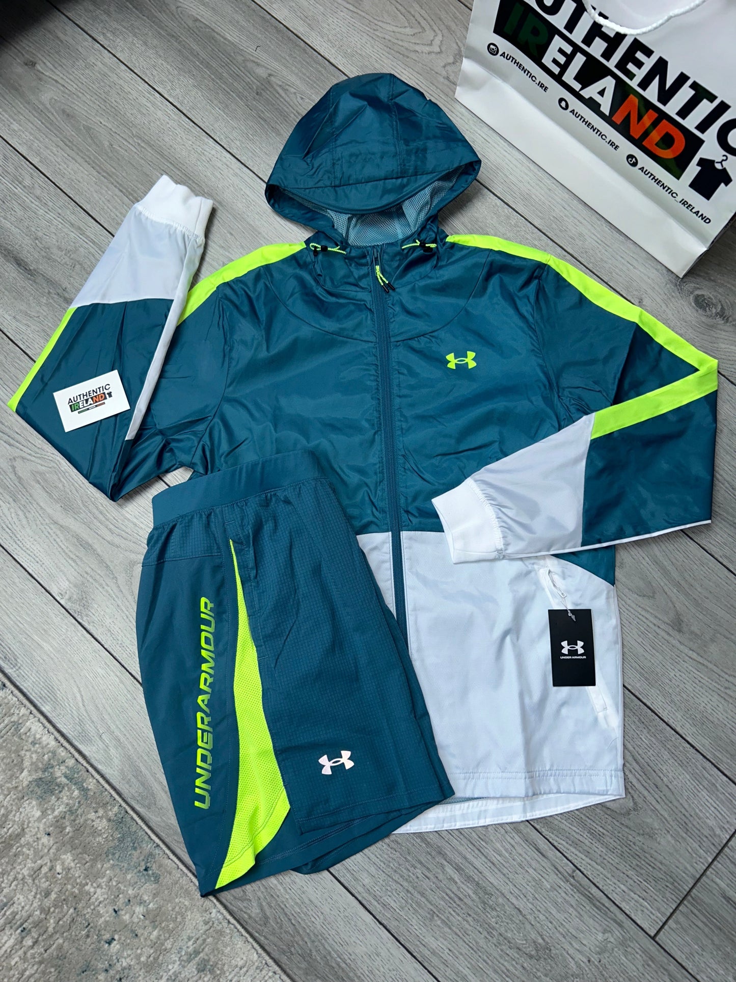 UNDER ARMOUR WINDRUNNER SET - TEAL/VOLT/WHITE