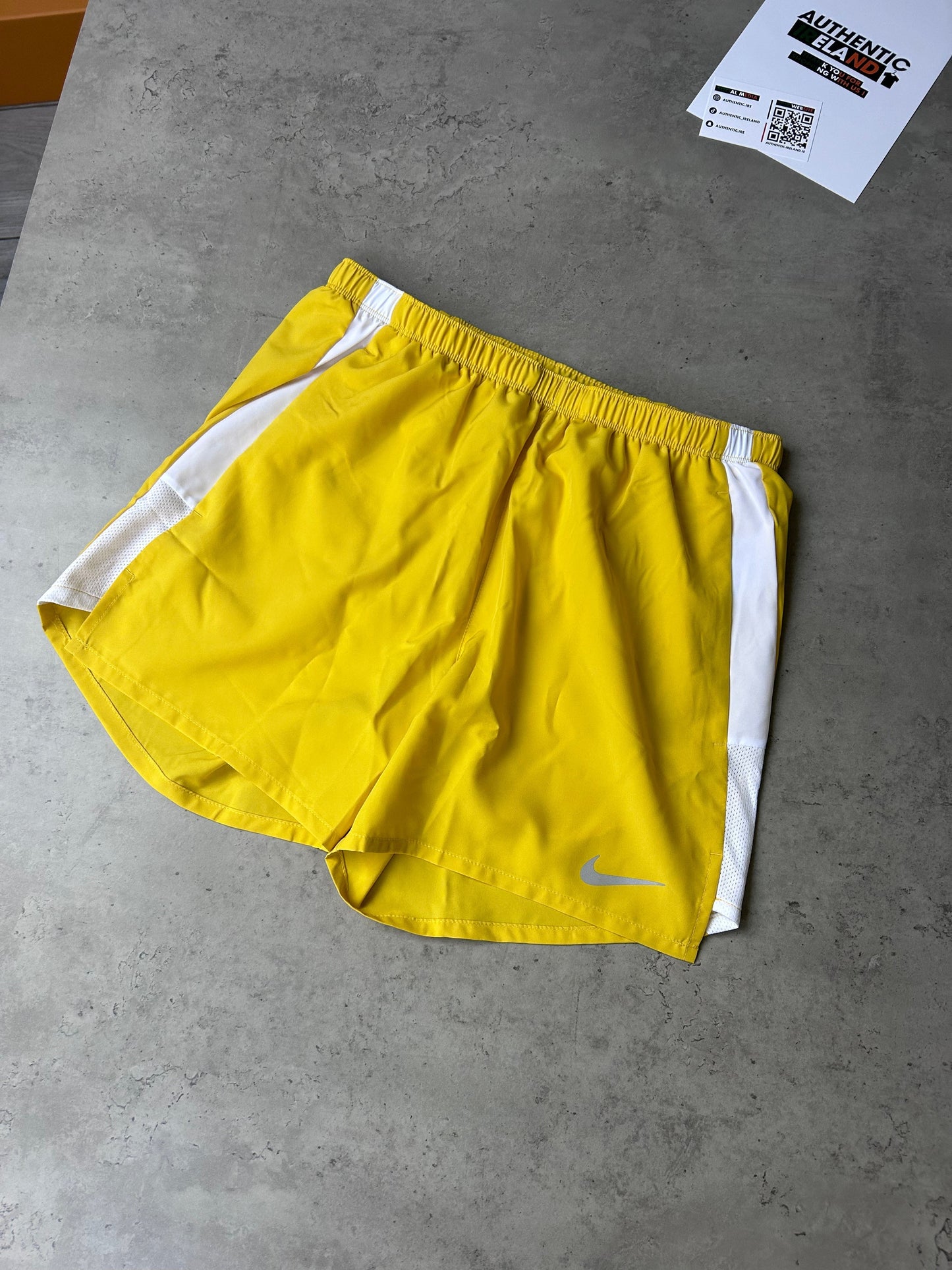 NIKE MILER 1.0 SET - YELLOW/WHITE