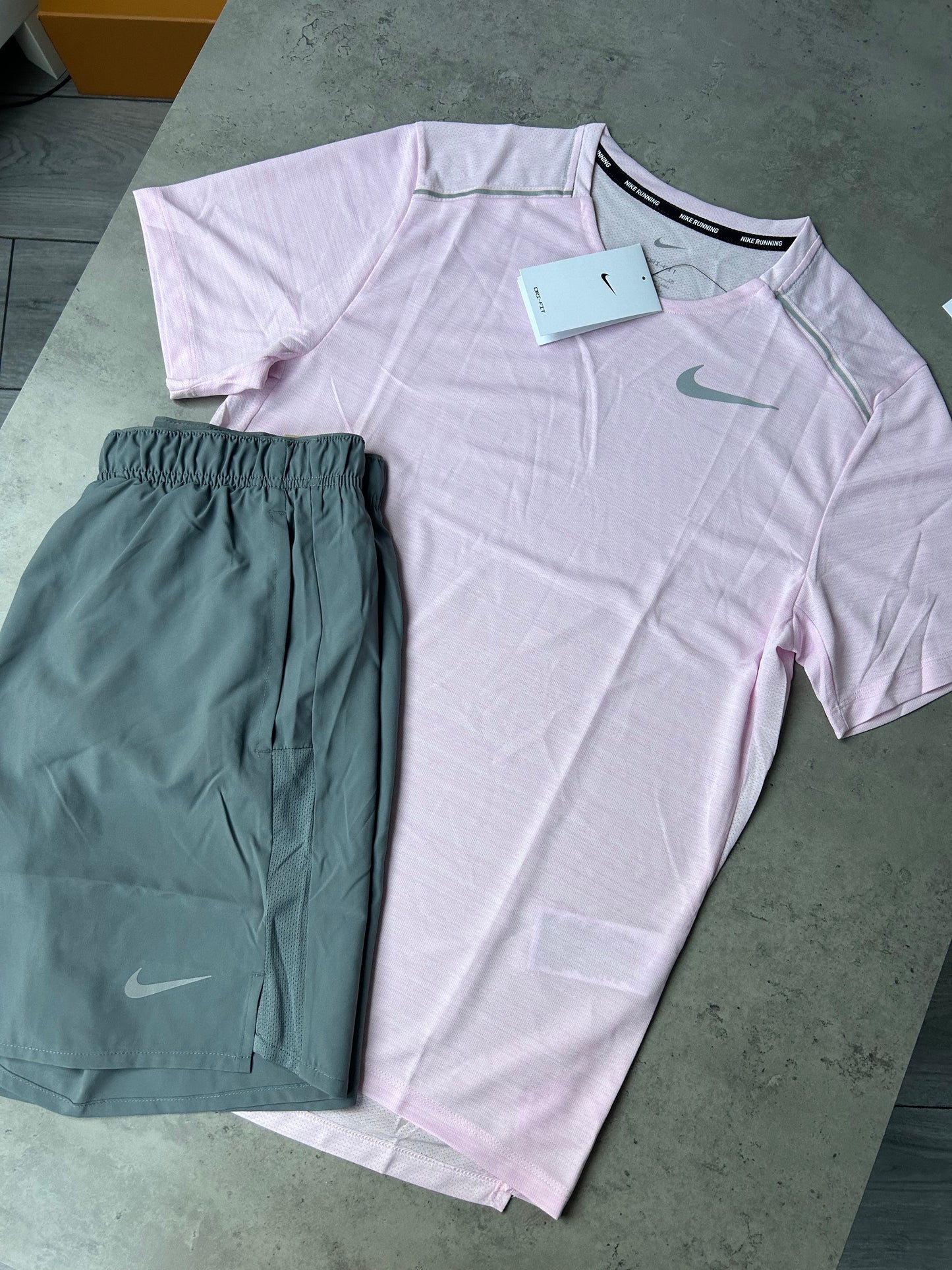 NIKE MILER 1.0 SET - FOAM PINK